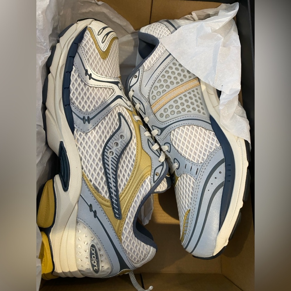 Saucony progrid triumph 4 size 11 mens new